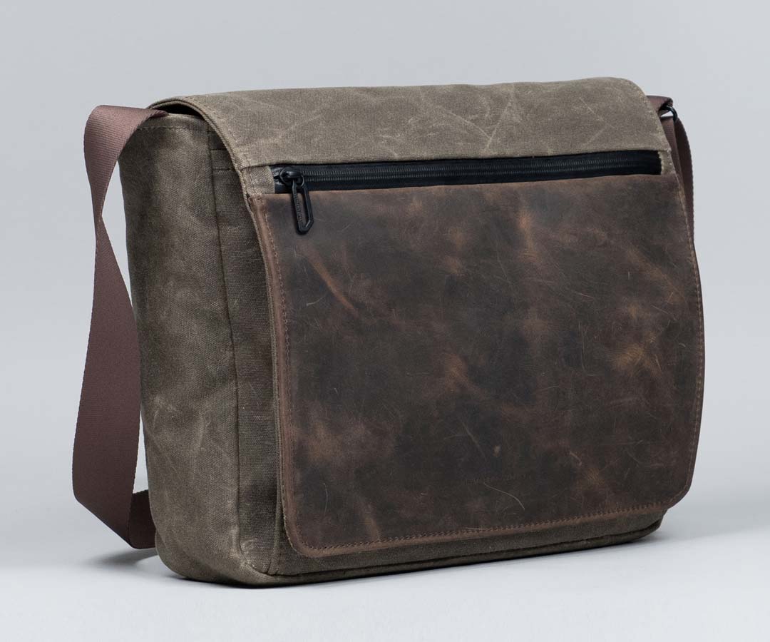 Shinjuku Messenger Bag USA Made Waterfield Designs 16 MBP Waxed Canvas Navy