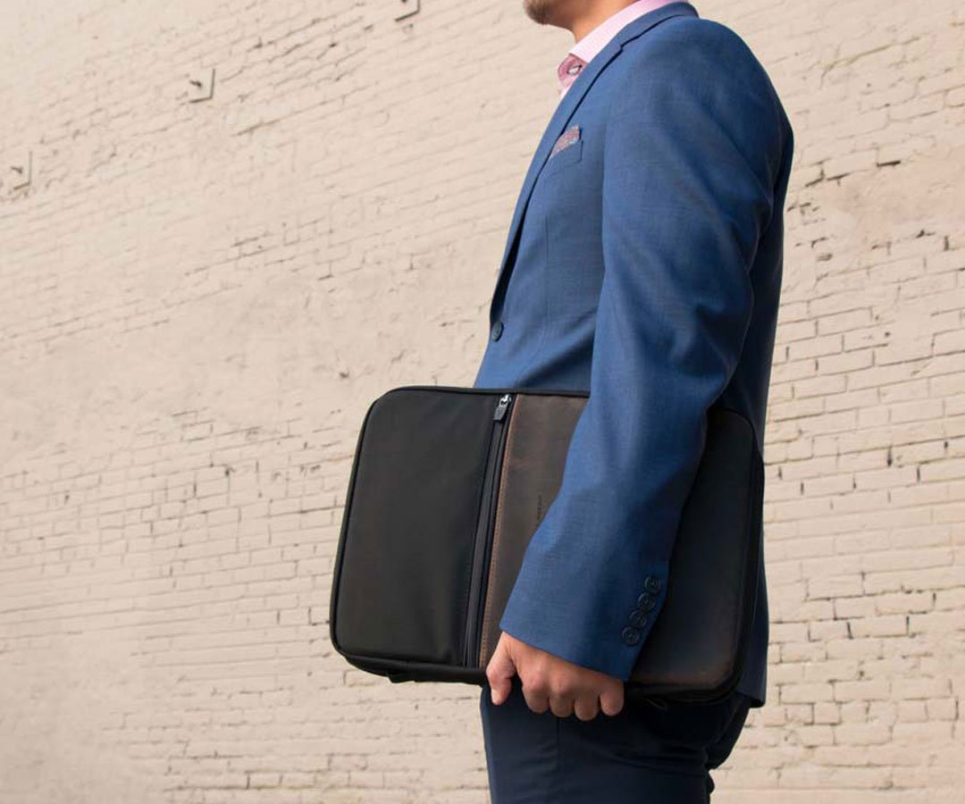 Executive Folio For Laptops 2024 USA Made WaterField Designs   Lifestyle 2 378b9494 3d5e 4325 B877 3e5bc14ac7d3 