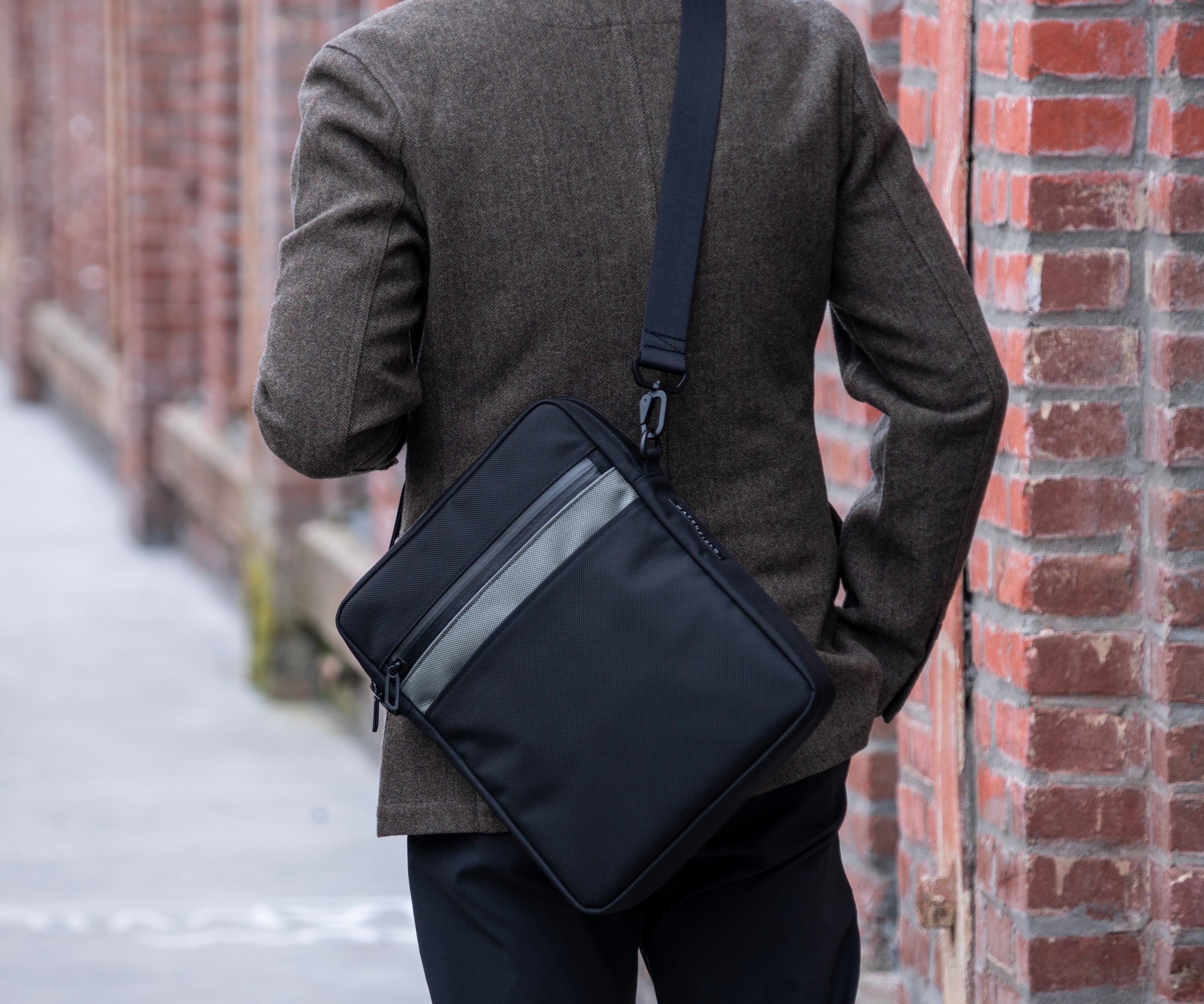 MNODWLOF Small Crossbody Bags for Men Leather Shoulder Bag Messenger Travel  Man Purse Handbag for iPad 9.7
