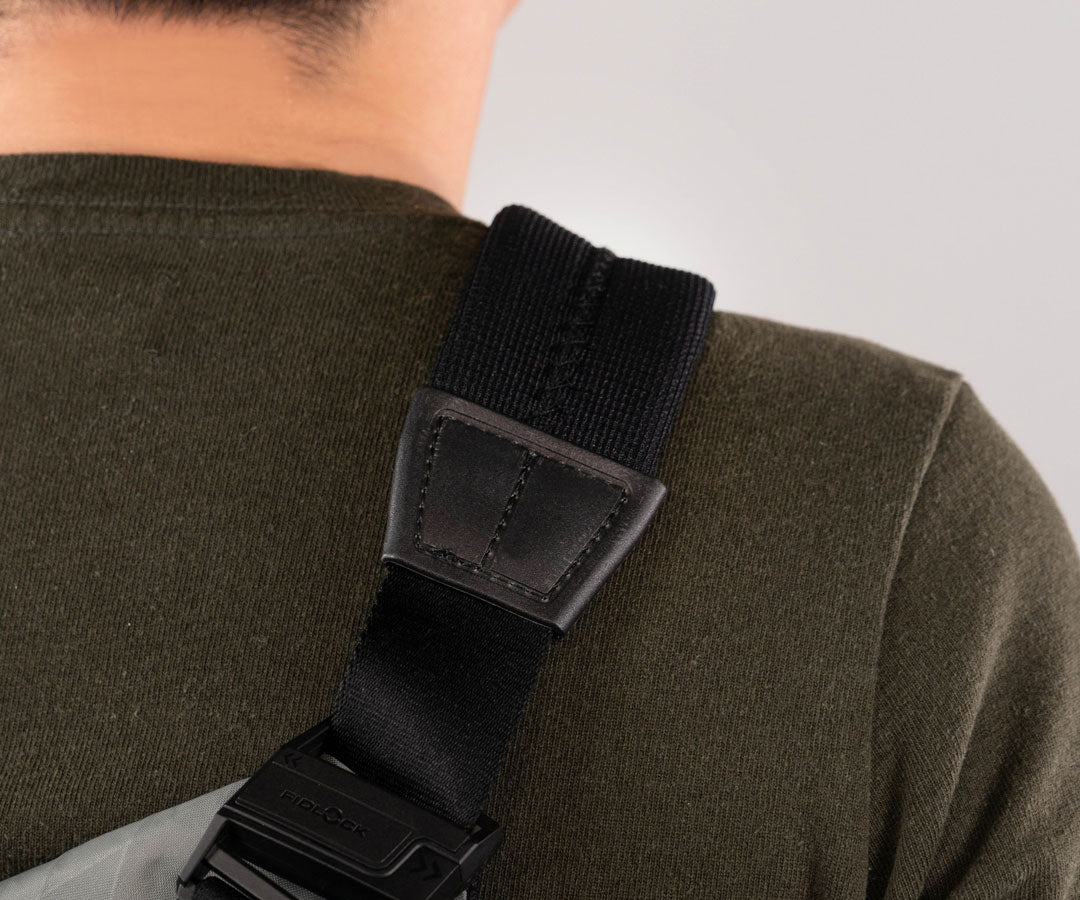 Built-in Supreme Shoulder Strap for all-day comfort